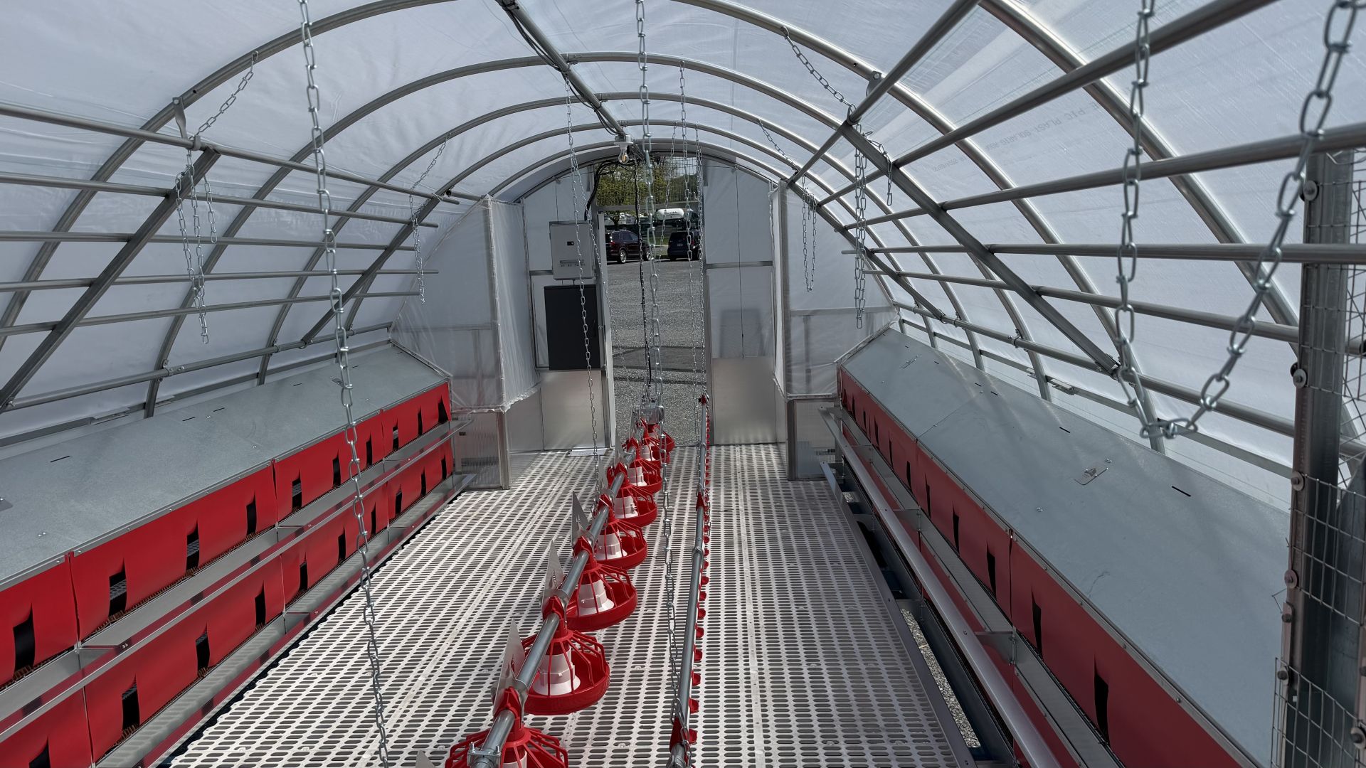 Mobile Chicken House Model 1000 — High-Volume Egg Production for 1000 Laying Hens 5 chicken-model-10004